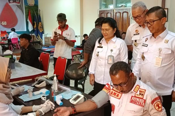 Peduli Sesama Hari Bhakti Pemasyarakatan dan Kekayaan Intelektual Sedunia, Kanwil Kemenkumham Papua Gelar Donor Darah