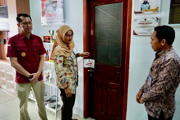 Sterilisasi Ruangan, Pastikan Pengamanan Lingkungan Kerja Kemenkumham Malut Jelang Idul Fitri 1445 H