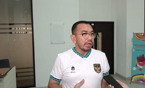 Anggota Komite Eksekutif PSSI Arya Tolak Proses Naturalisasi Romeny dan Diks