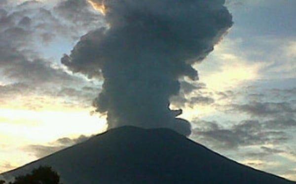 Kebakaran Terjadi di Kawasan Taman Nasional Bromo Tengger Semeru