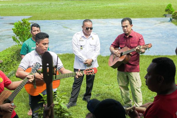 Main Alat Musik Yangere bersama Narapidana, Kadivmin Pramoedji Dukung Kreativitas dan Kemandirian WBP