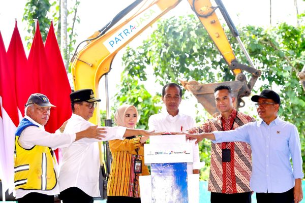 Kolaborasi Pertamina – Bakrie Group, Presiden Jokowi Lakukan Groundbreaking Nusantara Sustainability Hub di IKN
