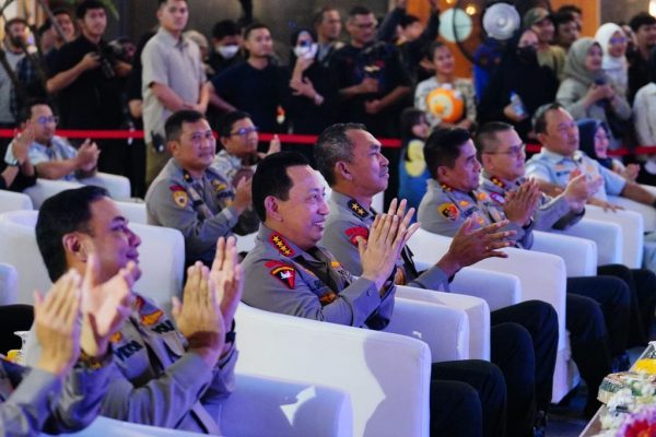 Dalam Rangka HUT Bhayangkara ke-78, Polri Gelar Grand Final Kompetisi Stand Up Comedy