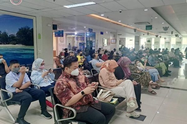 Publik di Media Sosial Mengeluh Terkait Gangguan Pada Semua Layanan Keimigrasian