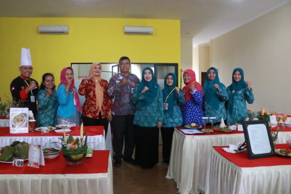 Puluhan Kader PKK Kreasikan Olahan Ikan Bandeng