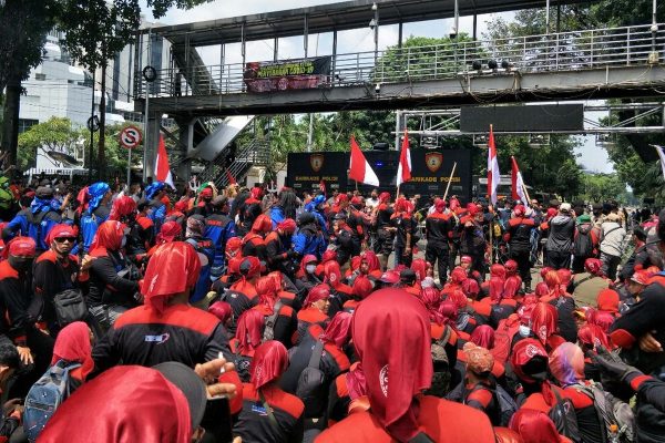 Massa Buruh Tuntut Pemerintah Cabut Peraturan Tentang Kebijakan dan Pengaturan Impor