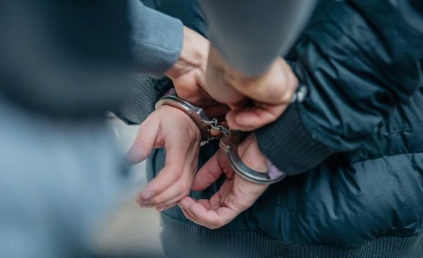 Polres Metro Jakbar Gerebek Kampung Boncos, Sita Barang Bukti Berupa 10 Paket Sabu