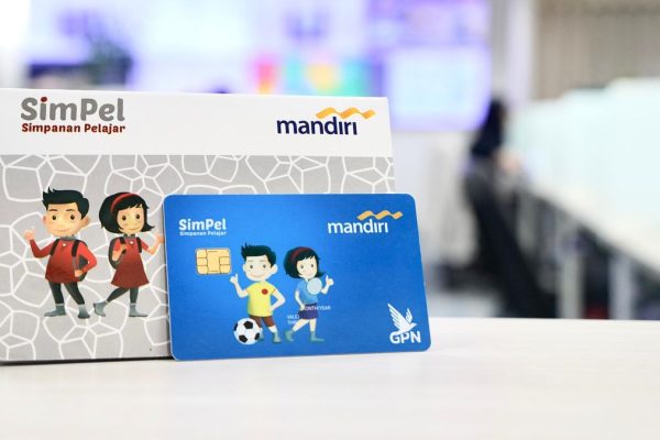 Bank Mandiri Raih Penghargaan Kategori Bank Pencapaian KEJAR Dari OJK