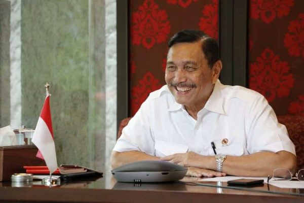 Luhut Ingatkan Seluruh Menteri Kabinet Indonesia Maju Untuk Terus Bekerja Keras