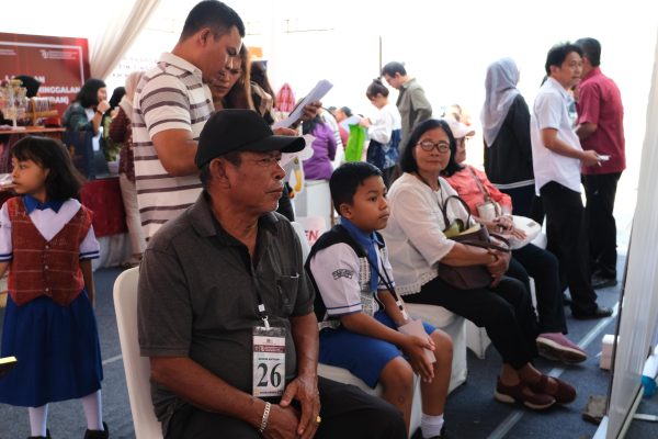 Hari Pengayoman ke-79, Diberikan Layanan Paspor Simpatik dan Izin Tinggal Online di Waterfront Pangururan