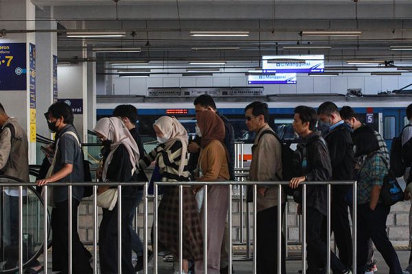 Peritel Respon Kelas Menengah Turun Kasta Hingga Berujung Anjloknya Daya Beli Masyarakat