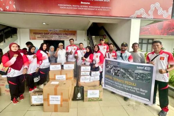 Bapas Ternate Salurkan Bantuan ke Korban Bencana Banjir Rua