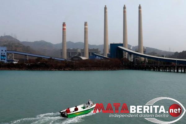 Bahlil Lahadalia Pastikan Pasokan Energi Dalam Negeri Tetap Terjaga di Tengah Rencana 13 PLTU Pensiun Dini