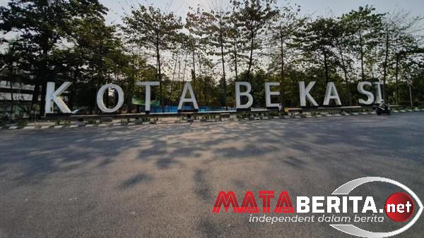 Auditor Badan Pemeriksa Keuangan (BPK) Ridwal mengungkap banyaknya hasil temuan BPK RI di lingkup Pemerintah Kota Bekasi tahun anggaran (TA) 2023. Ia menyebut bahwa saat ini Kota Bekasi termasuk darurat korupsi "Pengalaman 2 kepala daerah di Kota Bekasi yang berakhir di lembaga hukum bisa dibilang kondisi budaya korupsi sudah akut,” ucap Ridwal, seperti dikutip pada Kamis (10/10).