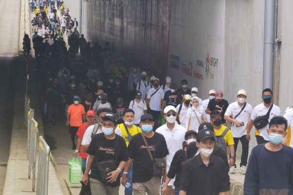 Penonton di Sirkuit Mandalika Viral di Media Sosial Kompak Menyanyikan Lagu Indonesia Raya di Perjalanan Menuju MotoGP Mandalika 2024
