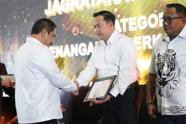 Tangkap Buronan Internasional, Imigrasi Jakarta Pusat Raih Penghargaan di Jagratara Awards