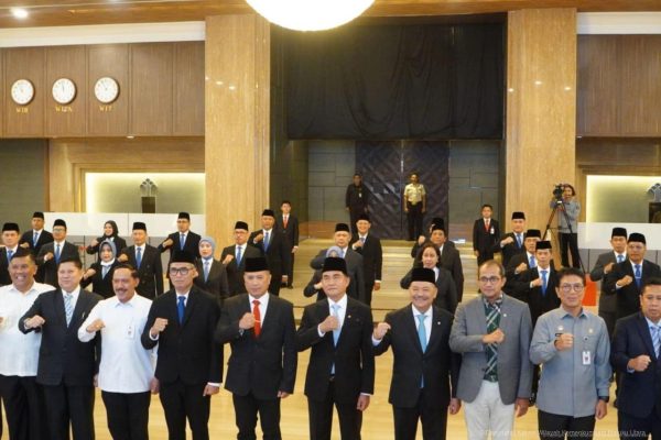 Yusril Ihza Mahendra Lantik Pramoedji sebagai Sekretaris Deputi Bidko HAM Kemenko Kumham Imipas