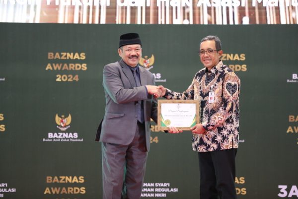 Menkumham Yasonna Dapat Penghargaan Baznas Awards 2024