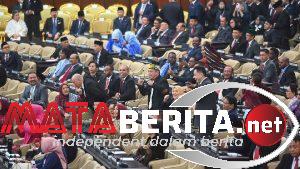 Seruan Bubarkan DPR